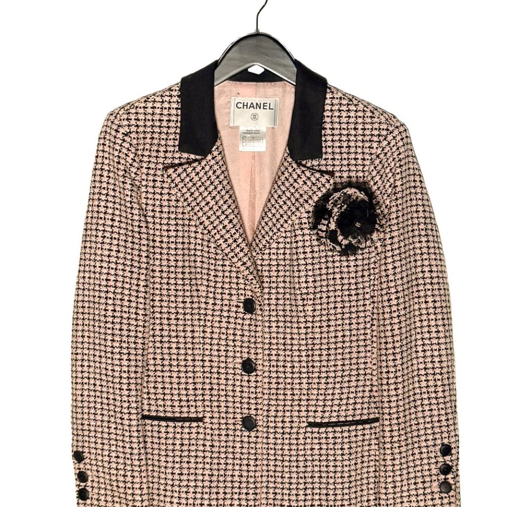 Chanel Vintage SS02 Black Pink Tweed Floral Accent Jacket